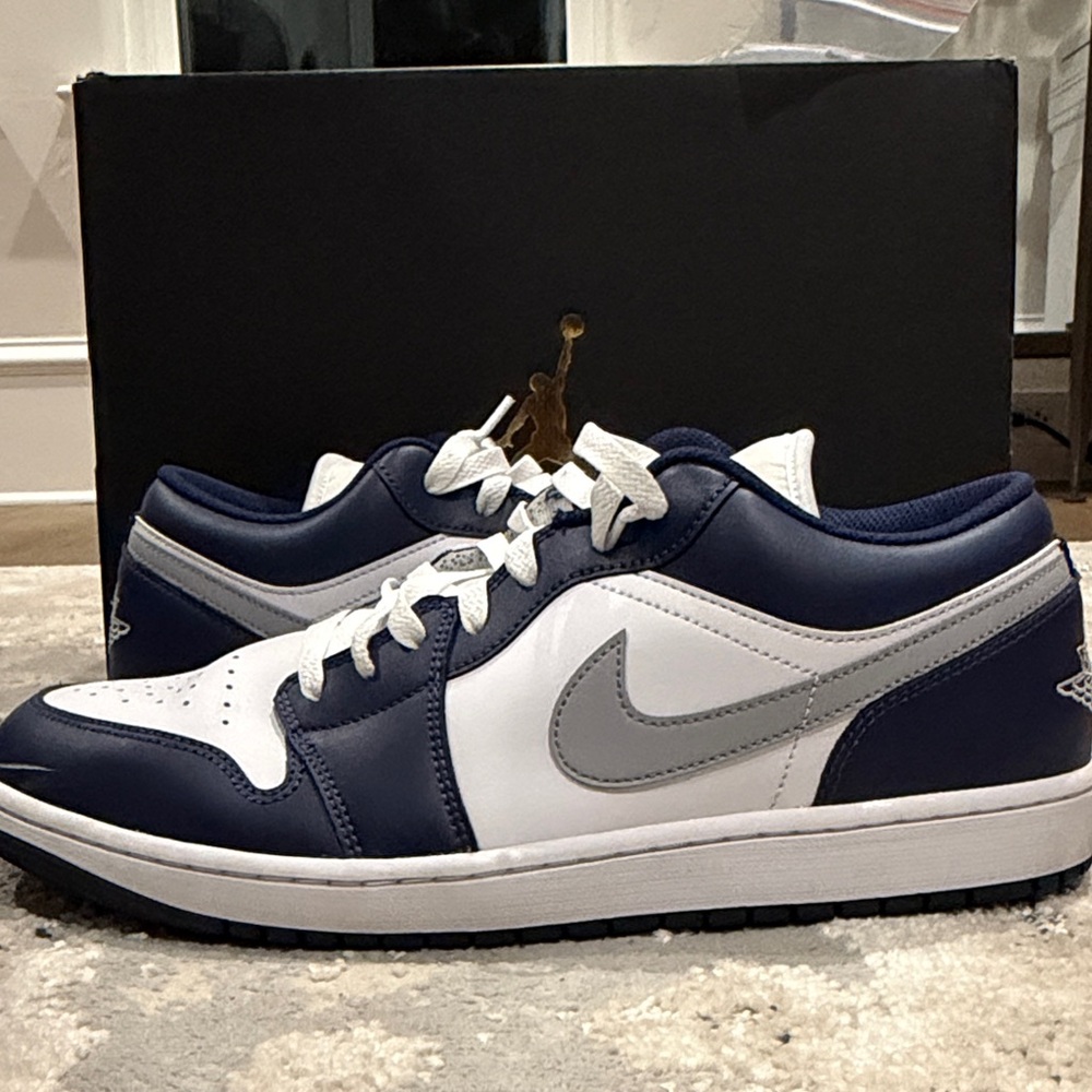 Nike Men's Blue and White Sneakers